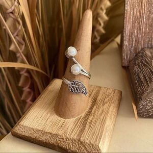 Biwa Pearl Filigree Leaf Adjustable Boho Ring